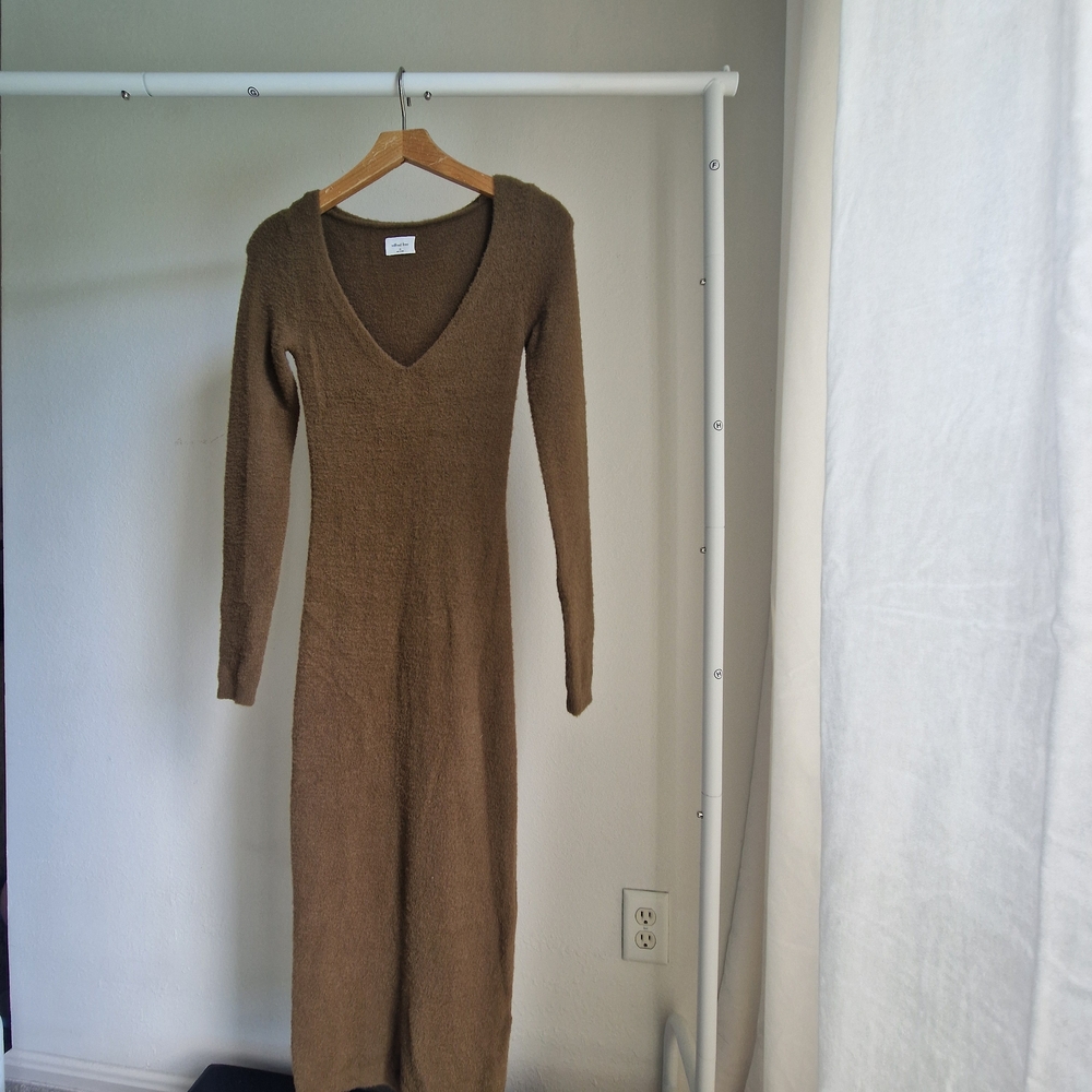 Wilfred Long Sleeve Knit Dress in Brown